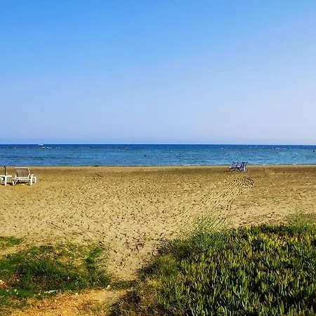 Willa Alba With Beach Access Larnaca